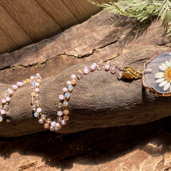 Austrian Crystal Resin Flower Minimalist Necklace - Picture 5 of 6